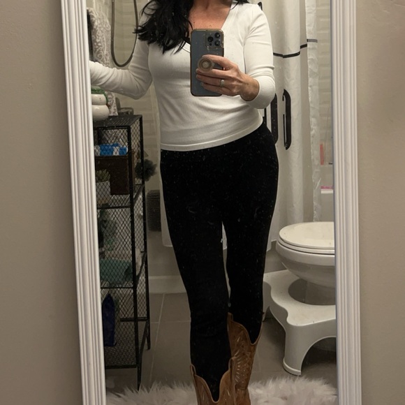 Meet your Posher, Cyndi - Picture 1 of 1